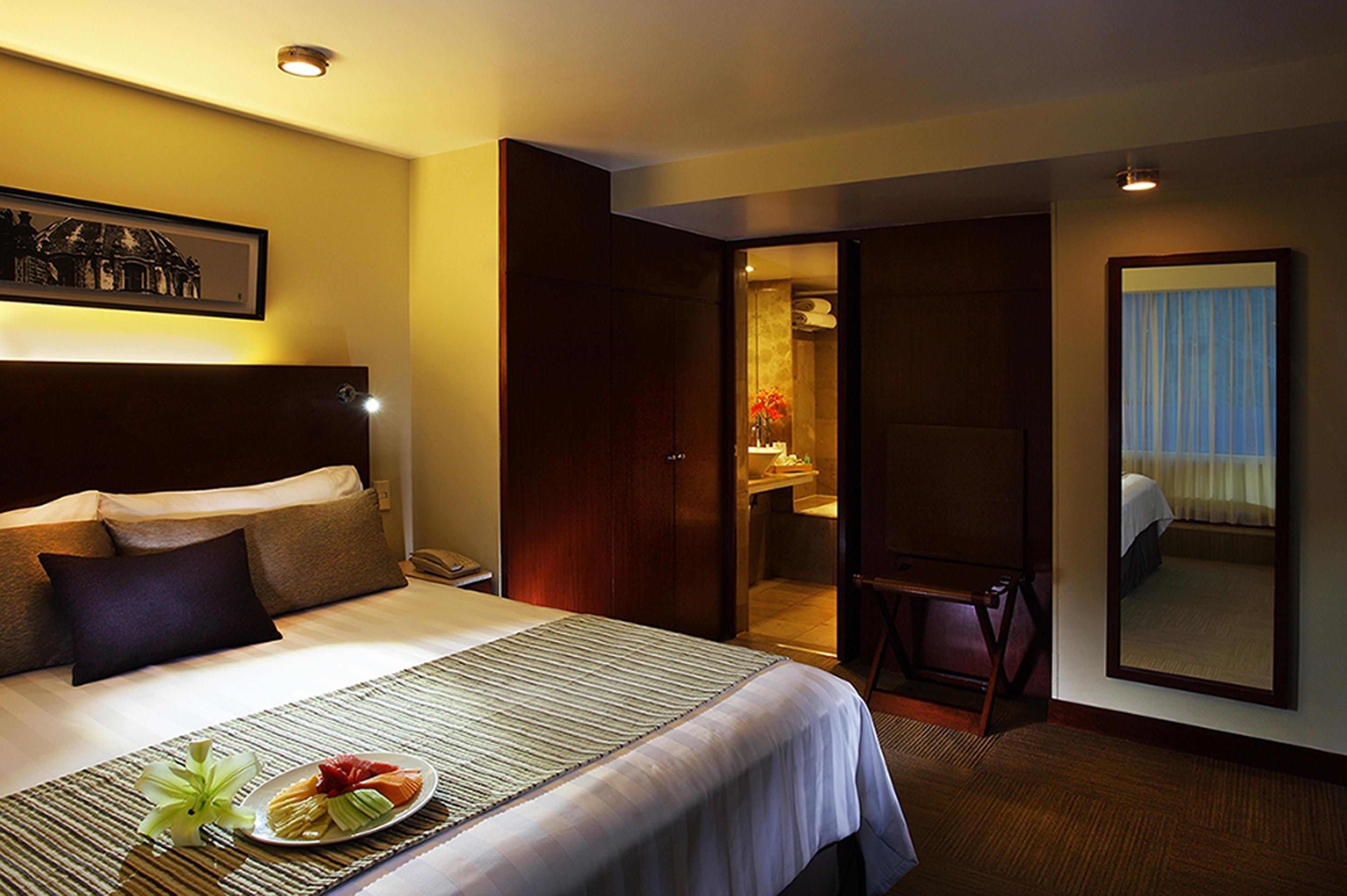 Emporio Reforma Hotell Mexico City Exteriör bild A room at the hotel